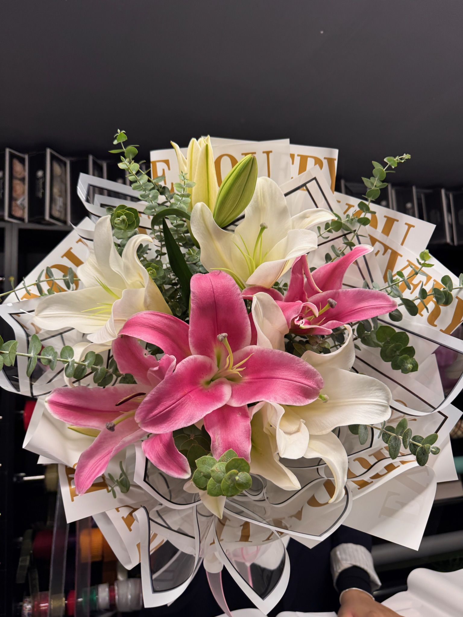 ithal pembe beyaz lilyum buketi