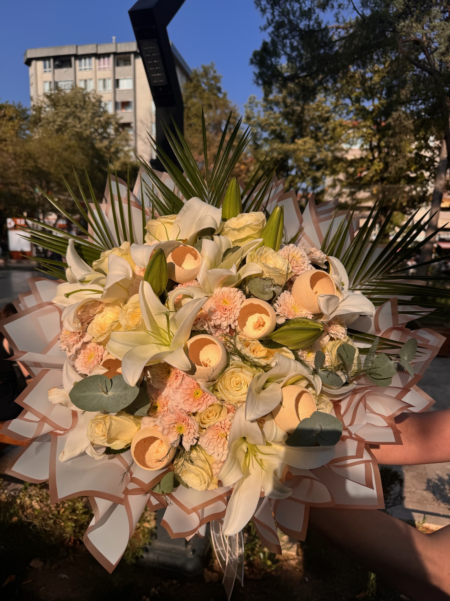 Krem Lilyum & Gül Harmoni Buketi